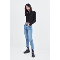 BASIC LONG SLEEVED T-SHIRT